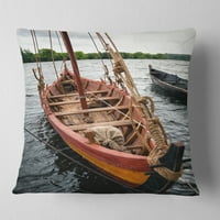 Designart Vintage barca din lemn-Seascape arunca perna-16x16