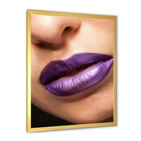 Designart 'vedere de aproape a buzelor fetei cu ruj violet' Imprimeu modern de artă încadrată